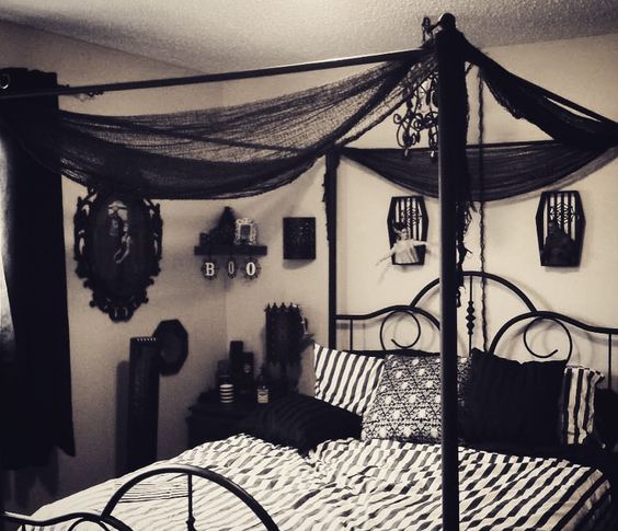 Black Gothic Bed