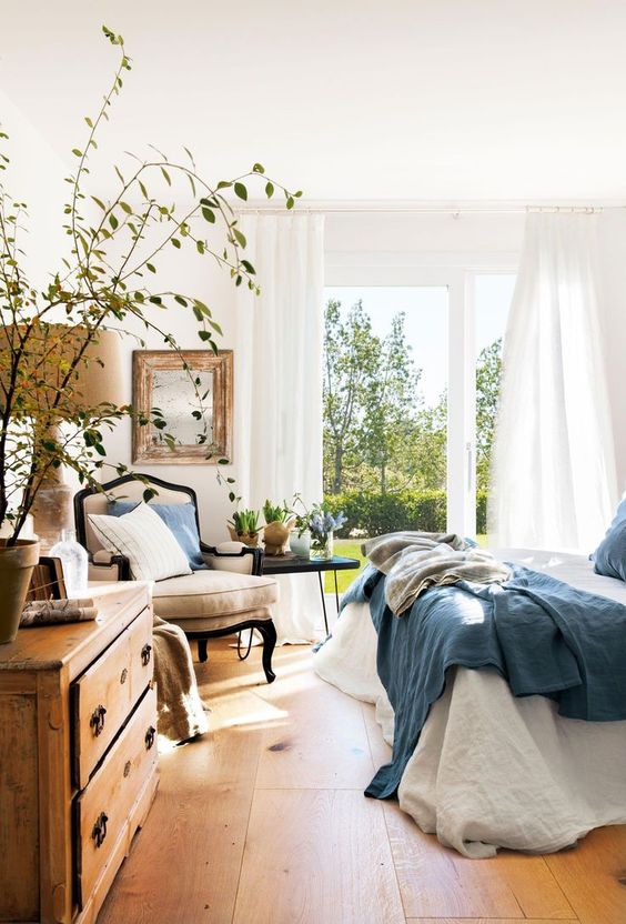 Light and Airy Country Bedroom