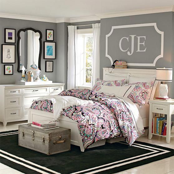 Simple Bedroom Decor With Bold Print