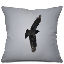 A Crow Flying In The Sky Pillows 101157218