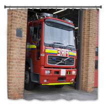 A Fire Engine Leaving The Fire Station Bath Decor 8652606