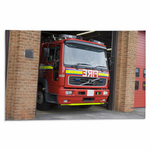A Fire Engine Leaving The Fire Station Rugs 8652606