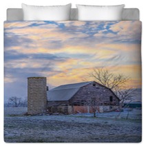 Abandoned Barn During A Snow Storm And Sunset Bedding 244531284