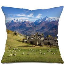 Allevamento Di Pecore In Montagna Pillows 100333270