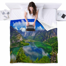 Amazing Alpine Lakes, Hallstatt, Austria Blankets 54052587