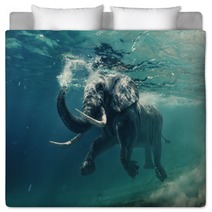 An Elephant Underwater Bedding 167199361
