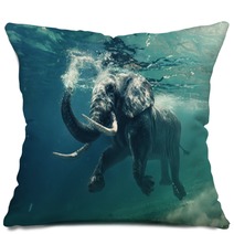 An Elephant Underwater Pillows 167199361