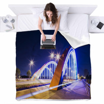 Arch Bridge With Neon Lamp Blankets 55421001