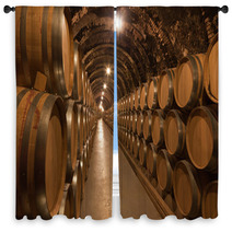 Barriles De Vino En La Bodega Window Curtains 41368695