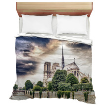 Beautiful Sky Over Notre Dame, Paris Bedding 67295208