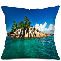 Beautiful Tropical Island Pillows 66031960
