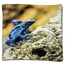 Blue Dart Frog Blankets 73465897