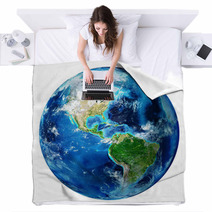 Blue Earth Globe Isolated - Usa Blankets 62240152