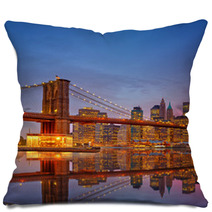 Brooklyn Bridge And Manhattan At Dusk Pillows 70892727