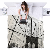 Brooklyn Bridge Sepia Blankets 56670555