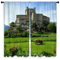 Castello Di Saint Pierre - Valle D'Aosta Window Curtains 55065064