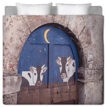 Cattleshed Painted Door In Santo Stefano Di Sessanio Bedding 44515027