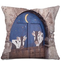 Cattleshed Painted Door In Santo Stefano Di Sessanio Pillows 44515027