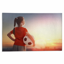 Child Plays Football Rugs 112863208