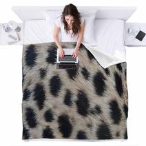Closeup Fur Pattern Of The Cheetah Blankets 68920347