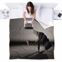Cool Breakdancing Style Blankets 43199247