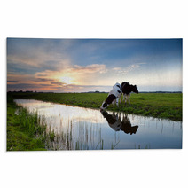 Cows Grazing At Sunset Rugs 54173062