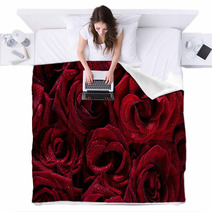 Dark Red With Droplets Red Natural Roses Background Blankets 44240103