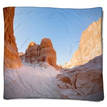 Desert Blankets 72668135