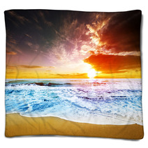 Dreamy Sunset At Beach Shore Blankets 63593664