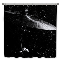 Drums Plate Under Water Drops Bath Decor 19465806