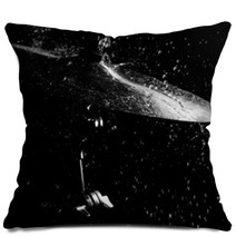 Drums Plate Under Water Drops Pillows 19465806