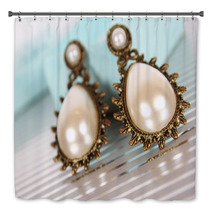 Earrings With Pearls Bath Decor 56882359