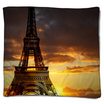 Eiffel Tower, Paris Blankets 36292327