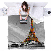 Eiffel Tower, Paris. Blankets 49413627