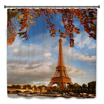 Eiffel Tower With Autumn Leaves In Paris, France Bath Decor 54161197