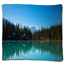 Emerald Lake Lodge Blankets 62343686