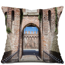Entrance Of A Castle Pillows 65714243