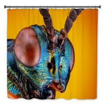 Extreme Sharp And Detailed View Of Small Metallic Wasp Bath Decor 62909452
