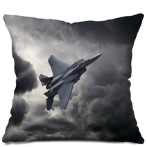 F 15 Eagle Flying Through The Storm Pillows 39879052