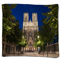 Famous Notre Dame De Reims At Twilight Blankets 66655450