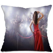 Famous Woman Posing In Front Of Paparazzi Pillows 21130803