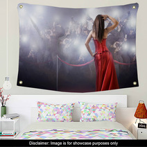 Famous Woman Posing In Front Of Paparazzi Wall Art 21130803