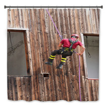 Firefighter Climber Down Into The Wall Of The House In Abseiling Bath Decor 65583718