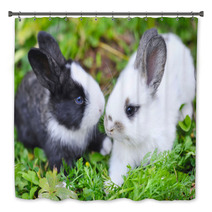 Funny Baby Rabbits In Grass Bath Decor 57941882