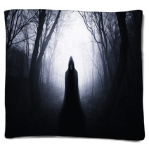 Ghostly Silhouette In Spooky Dark Forest Blankets 124038741