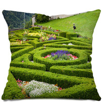 Giardino E Siepi Al Castello Di Gruyere Pillows 60407516