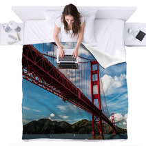 Golden Gate Bridge Clear Sky Blankets 64086283