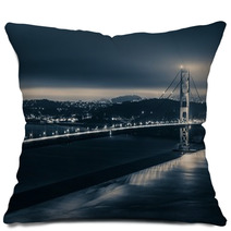 Golden Gate Night Theme Pillows 71102292
