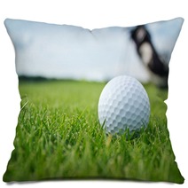 Golf Ball On Tee Pillows 88462563