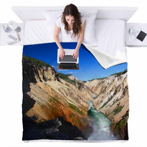 Grand Canyon Of The Yellowstone River Blankets 69205388